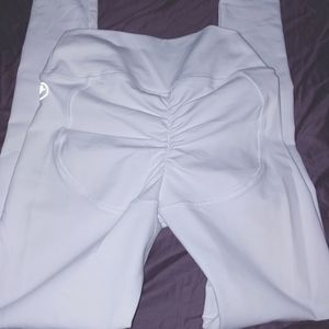 White scrunch booty leggings
